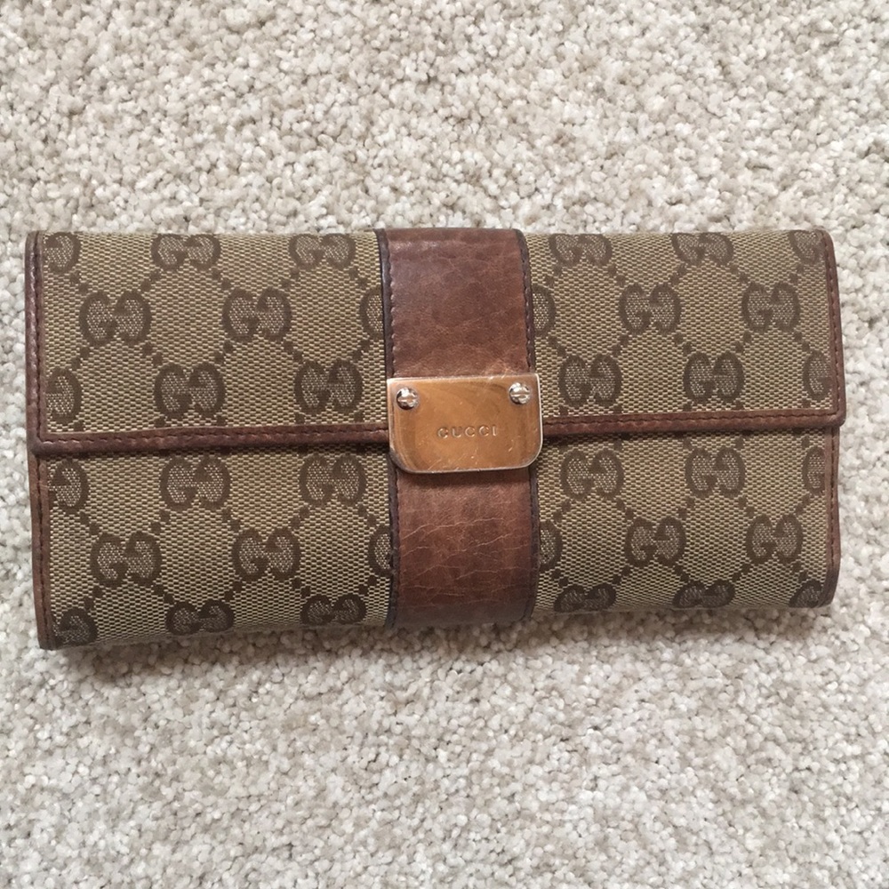 Authentic Antique Gucci wallet with box and tags